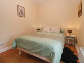 Medlar Cottage