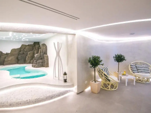 Acroterra Rosa Luxury Suites & Spa