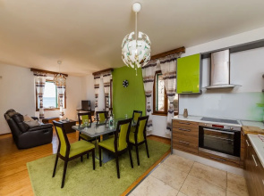 Seafront Spacious Apt, 120 m2 Size, in the Center