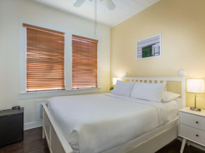 The Southernmost Inn - Adults Only