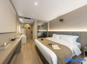 Qiyuan Hotel (Liupanshui High-Speed Railway Station People's Square)