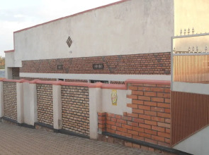 Airport luxury motel