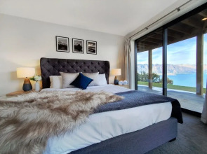 Newly Built Luxe House with Magnificent View