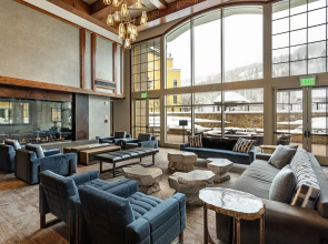 Ritz Carlton Vail #417 4 Bedroom Condo by RedAwning
