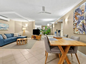 Reef Apartment Cairns - 4 Pools Resort BBQ