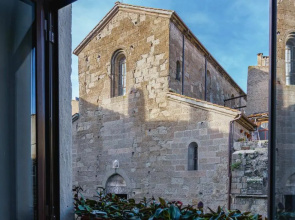 Piazza Santa Maria Nuova, appartamento in centro con 2 camere da letto