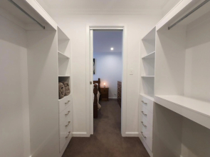 Cozy Getaway, King Bed with TV, NBN, Netflix, Nespresso