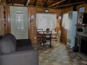 Crooked Lake Resort Cabin 2: (Lilypad Landing ) Holiday home 2 BestSta