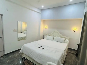 Hotel The White House Varanasi
