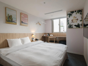 406 Inn — Female Dormitory