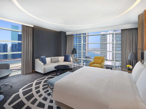 Отель Double Tree by Hilton Dubai Business Bay