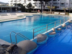 Residencial Costamar next Bcn, 50m beach with swimmingpool