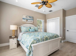 Bermuda Bungalows (Tropical Island Getaway)