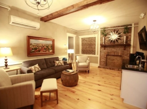 229 King Luxury Suites