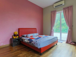Templer Holiday Home