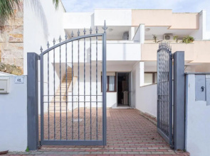 Appartamento a 150 m dal mare climatizzato con bellissimo patio esterno
