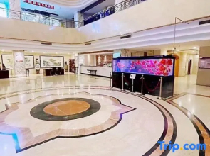 Golden Lun Hotel