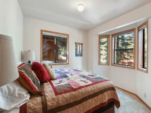 Knotty Pines Retreat