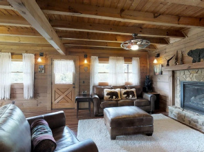 Best Of Both Worlds 2 Bedroom Cabin