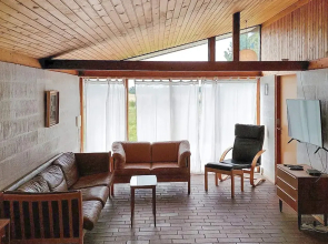 Tranquil Waterfront Retreat-by Traum