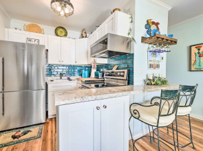 North Topsail Oceanfront Condo w/ Balcony!