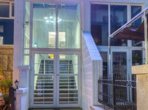 Qingdao Proud House