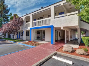 Super 8 by Wyndham Santa Rosa North