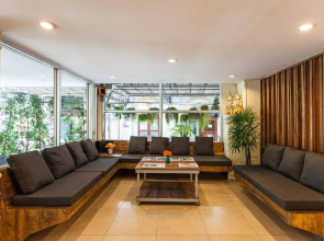 New Road Guest House - Hostel