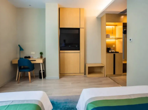 Home Inn (Pu'er Renmin Middle Road Century Square)