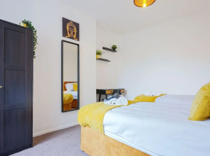 Remarkable 5-bed House in Luton