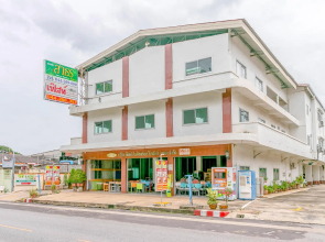 OYO 1161 Sathorn Mansion