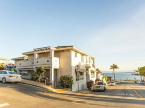 90 San Luis Street Unit C 2 Bedroom Duplex by Redawning