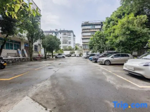 Yayue Boting Garden Hotel (Mangshi Square & Airport Branch)