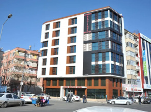 Asuris Hotel