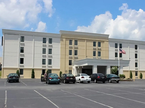 Red Roof Plus+ Easton