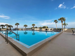 Pool & Beach Access: Waterfront Hudson Condo!