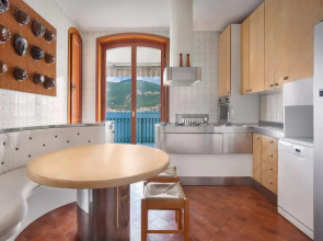 Villa Francesca-Grande appartamento in riva al lago