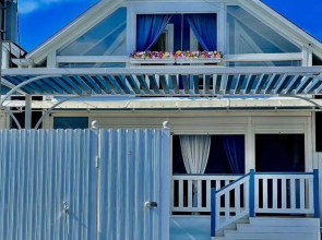 Cottage on Biryuzovaya street