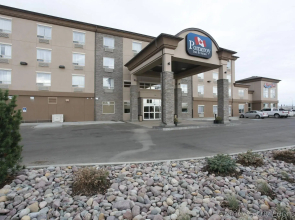 Vegreville Suites