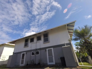 NEW - Pineapple Loft - Entire House Downtown Hilo with AC