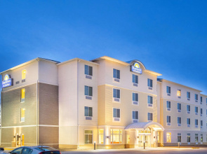 Days Inn & Suites by Wyndham Kearney