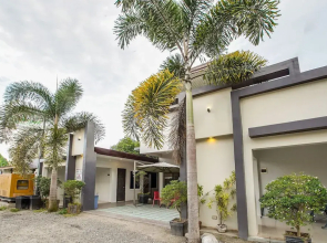 OYO 489 Casa Mia Hotel Suites