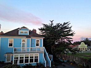 Captain's Inn at Moss Landing