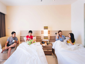 Holiday Inn Express Phuket Patong Beach Central by IHG