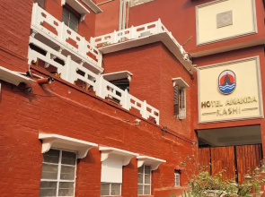 Hotel Ananda Kashi