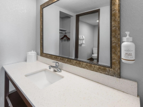 Baymont by Wyndham Downtown Detroit