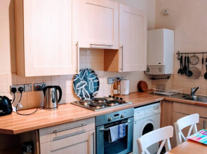2 Bedroom Flat In The Central New Town
