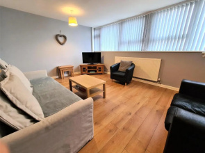 3 Bedroom Apartment Coventry - Hosted by Coventry Accommodation