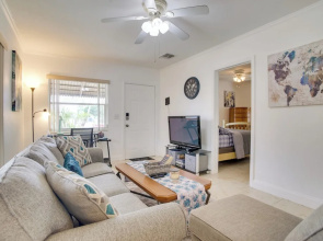 2 Mi to Boardwalk: Home w/ Grill in Dania Beach!