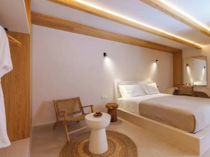 Halo Santorini- Living Experience